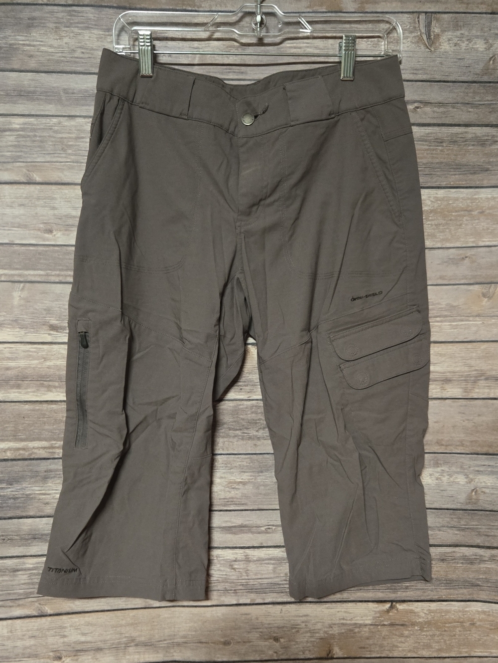 Columbia Women's Brown Cargo Capris with Utility Pockets
